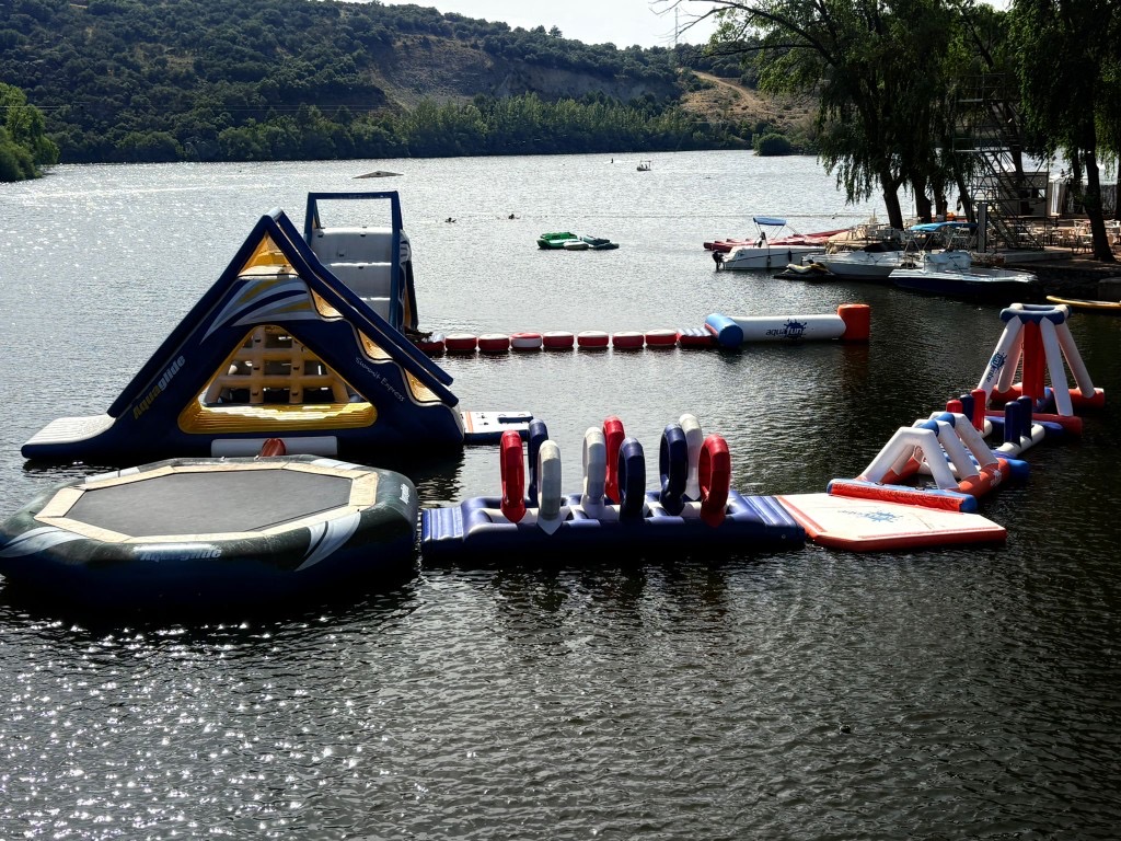 Aventura Total — Aventura Hinchable Los Ángeles de San Rafael